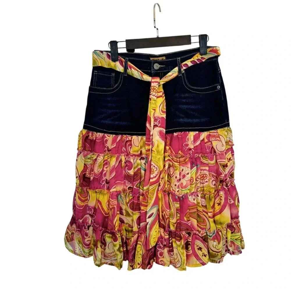 VINTAGE Y2K SKIRT. HALF DENIM/PAISLEY. INSANELY CUTE. LIMITED STRETCH